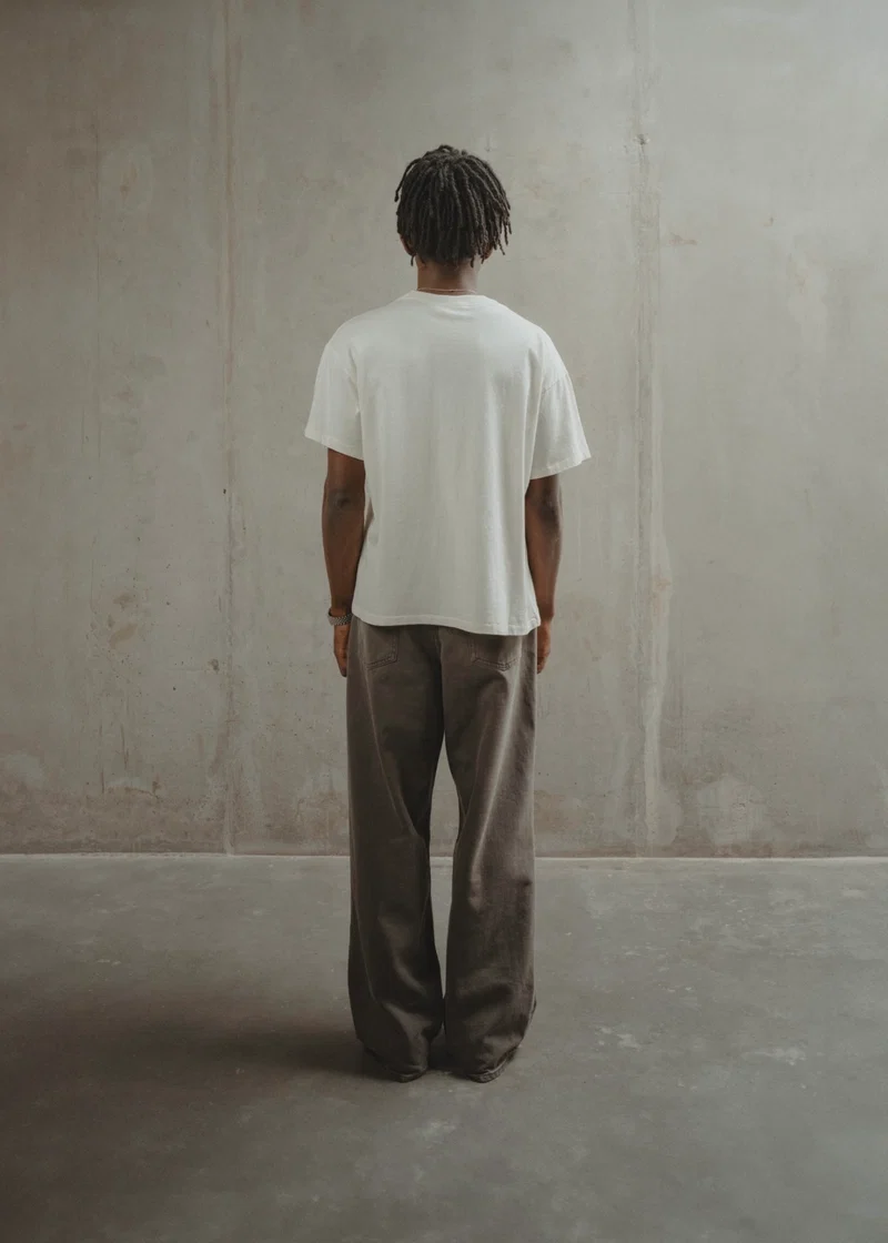 Akimbo Chain-Peeker Light-Weight Tee White USA