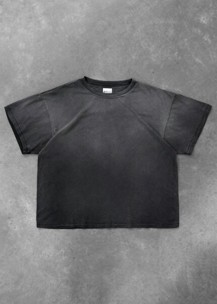 AKIMBO “CHAIN-PEEKER” LIGHT-WEIGHT TEE - SUN FADED BLACK
