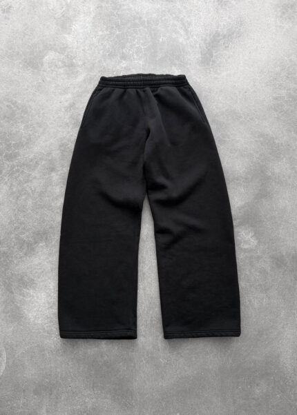 AKIMBO STRAIGHT-LEG SWEATPANTS - BLACK