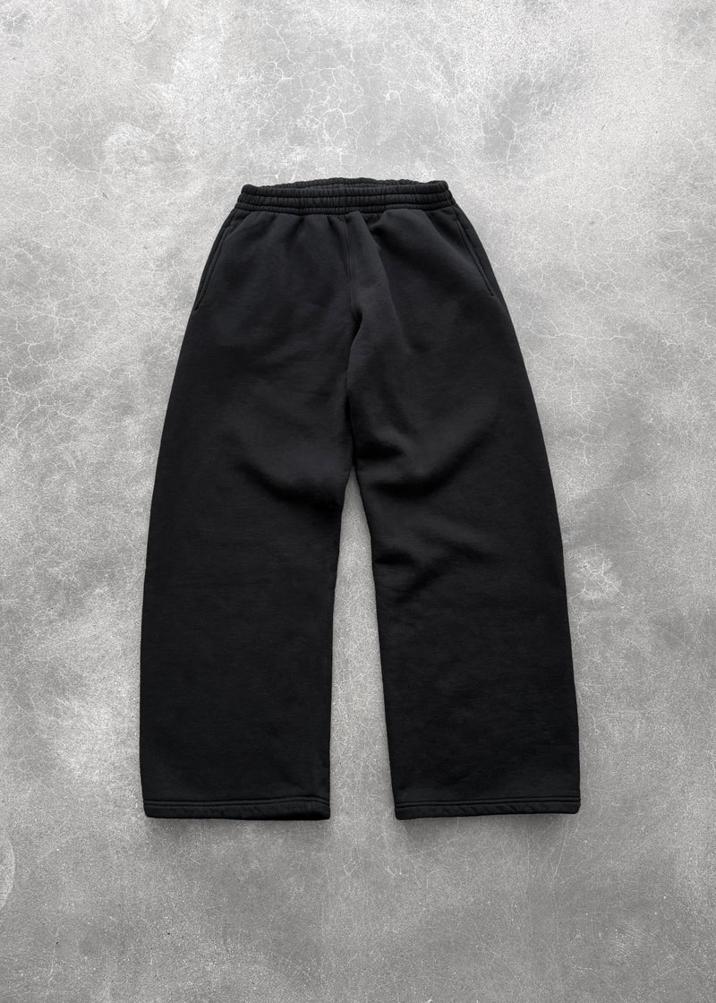 AKIMBO STRAIGHT-LEG SWEATPANTS - BLACK AKIMBO STRAIGHT-LEG SWEATPANTS - BLACK
