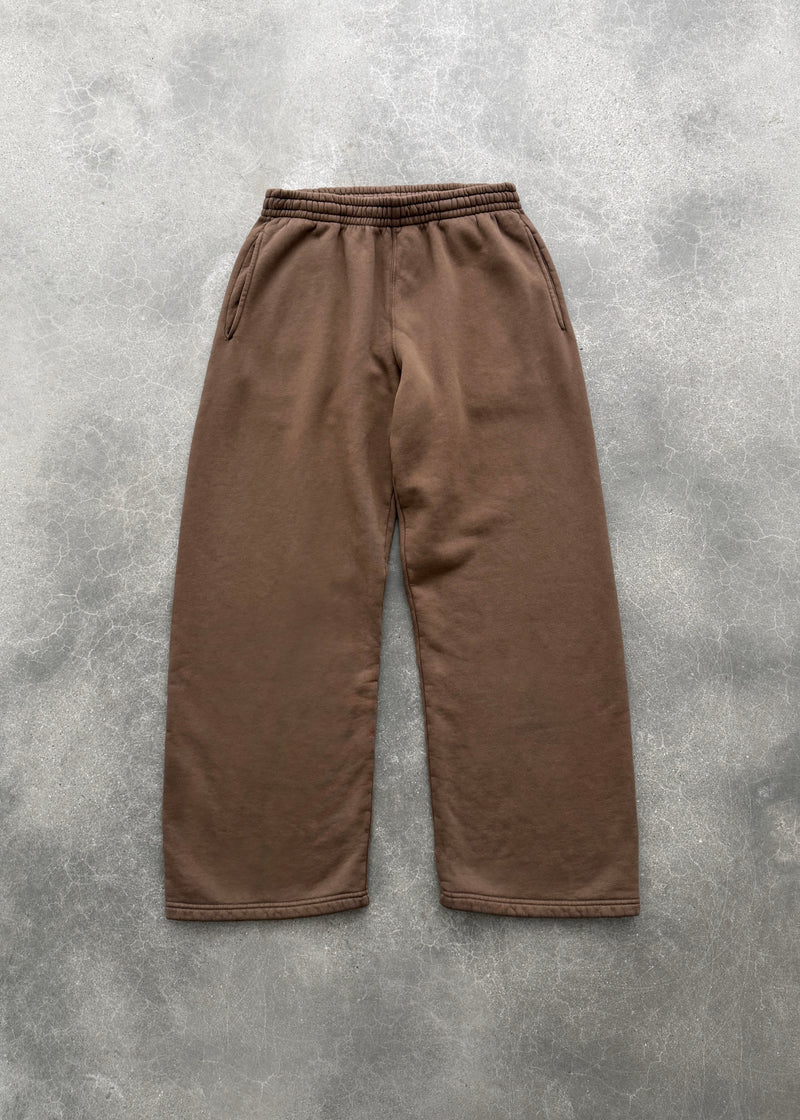 AKIMBO STRAIGHT-LEG SWEATPANTS - COFFEE AKIMBO STRAIGHT-LEG SWEATPANTS - COFFEEAKIMBO STRAIGHT-LEG SWEATPANTS - COFFEE