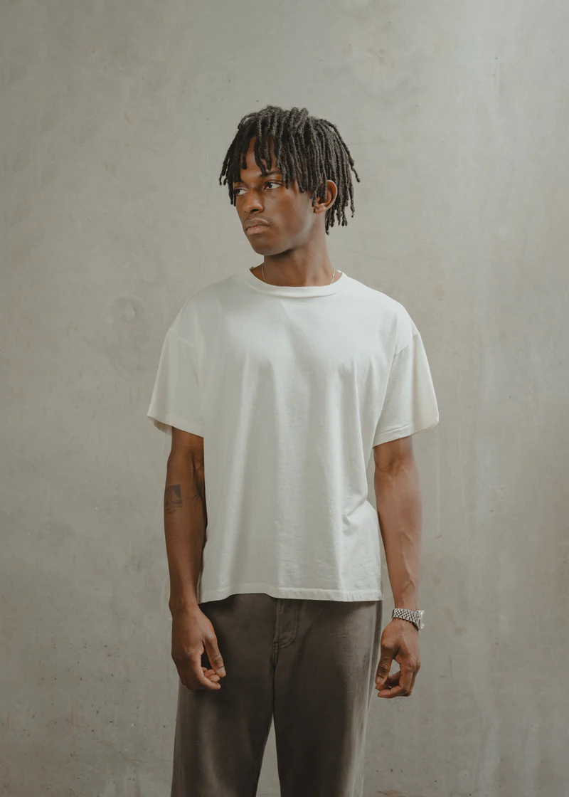 Akimbo Chain-Peeker Light-Weight Tee White USA